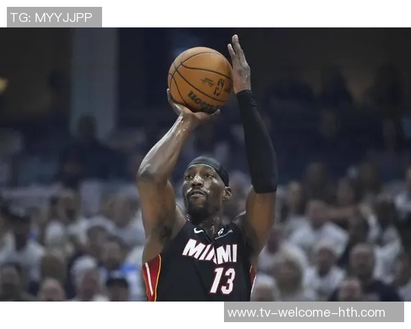 阿德巴约盛赞哈克斯实力非凡期待他争夺最佳第六人荣誉